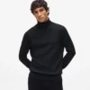 Monogram-pin-rollneck-genser