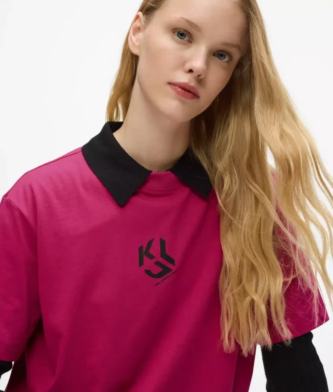 Monogram-T-skjorte med normal passform