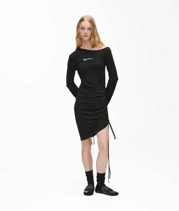 Off-shoulder kjole med snøring