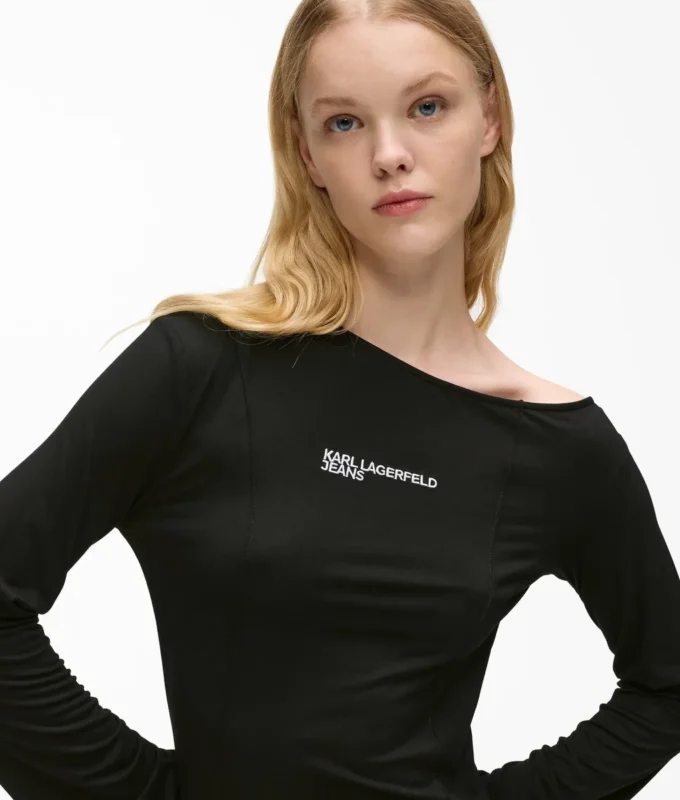 Off-shoulder kjole med snøring