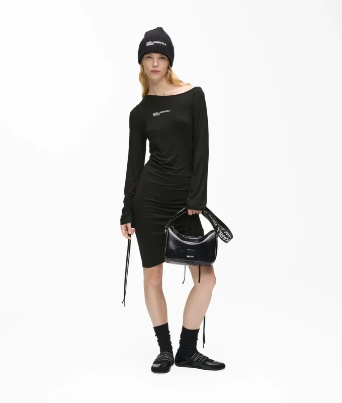 Off-shoulder kjole med snøring