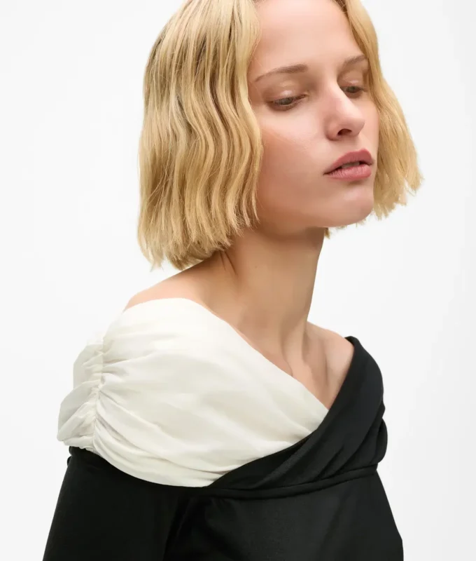 Off-shoulder topp
