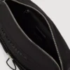 Praktisk crossbody-veske med snøring