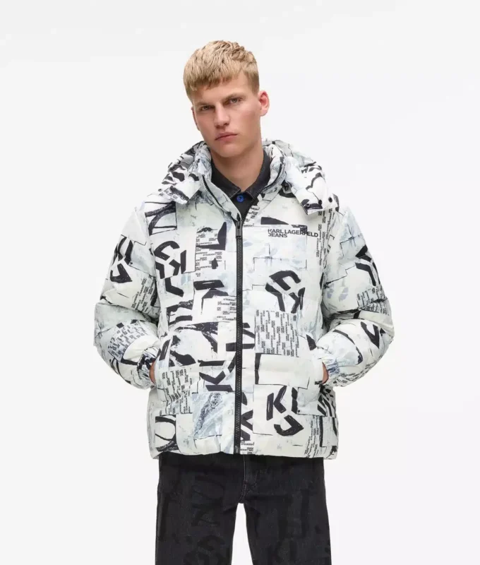 Pufferjakke med monogram over hele
