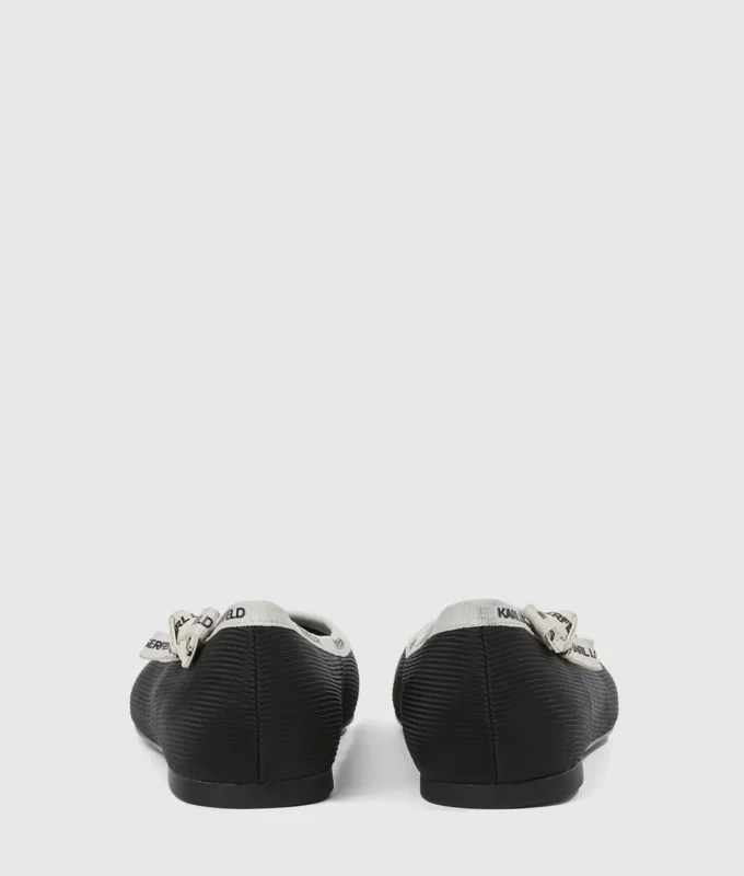 Pumps med båndkrage