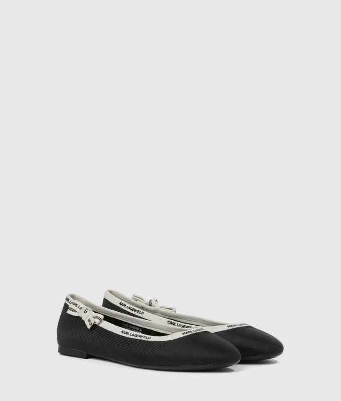 Pumps med båndkrage