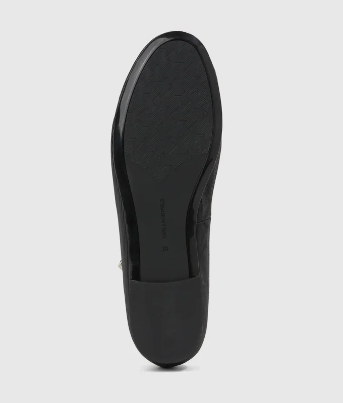 Pumps med båndkrage