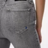 Skinny jeans med høy midje