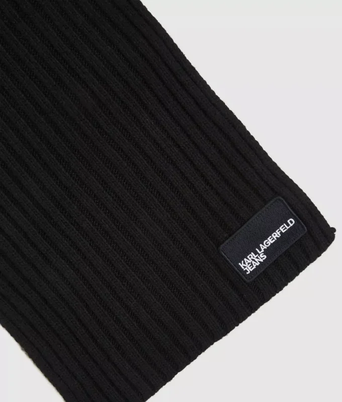 Skjerf med logo-patch