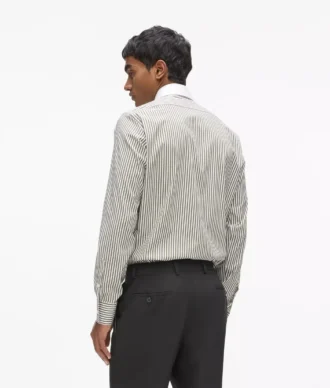 Skjorte med kontrastkrage og striper