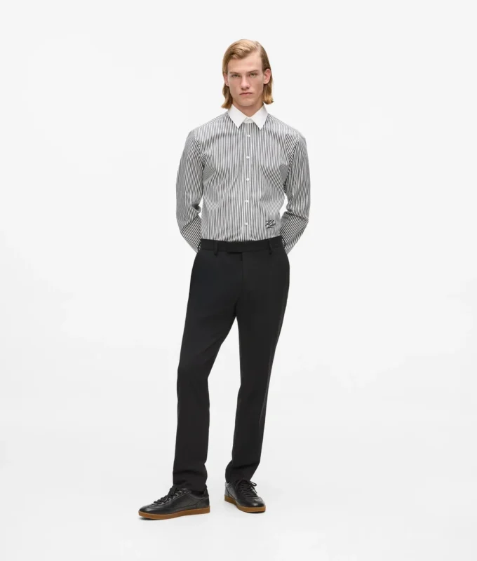 Skjorte med kontrastkrage og striper