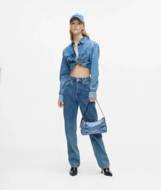 Skulderveske i denim med spenne