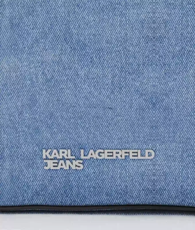 Skulderveske i denim med spenne
