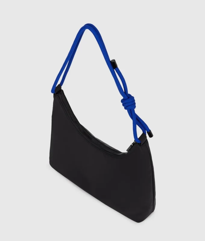 Skulderveske i nylon med snor