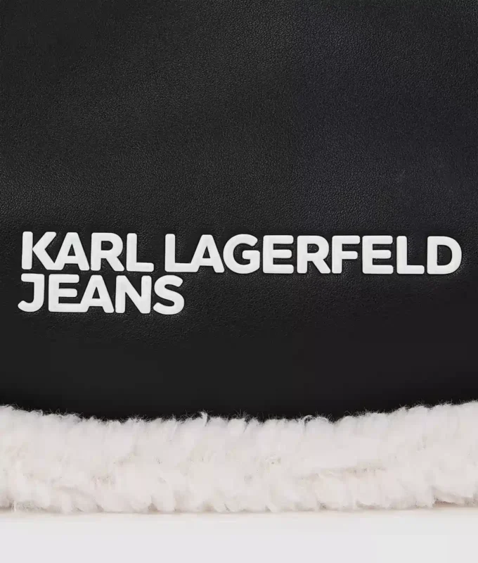Skulderveske i shearling med månemotiv