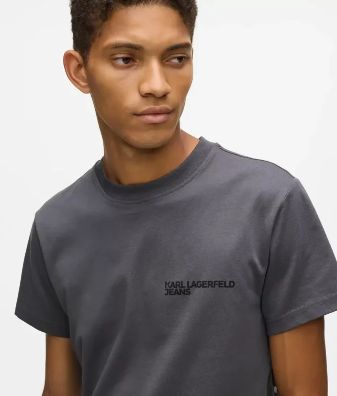 SLIM-FIT T-SKJORTE