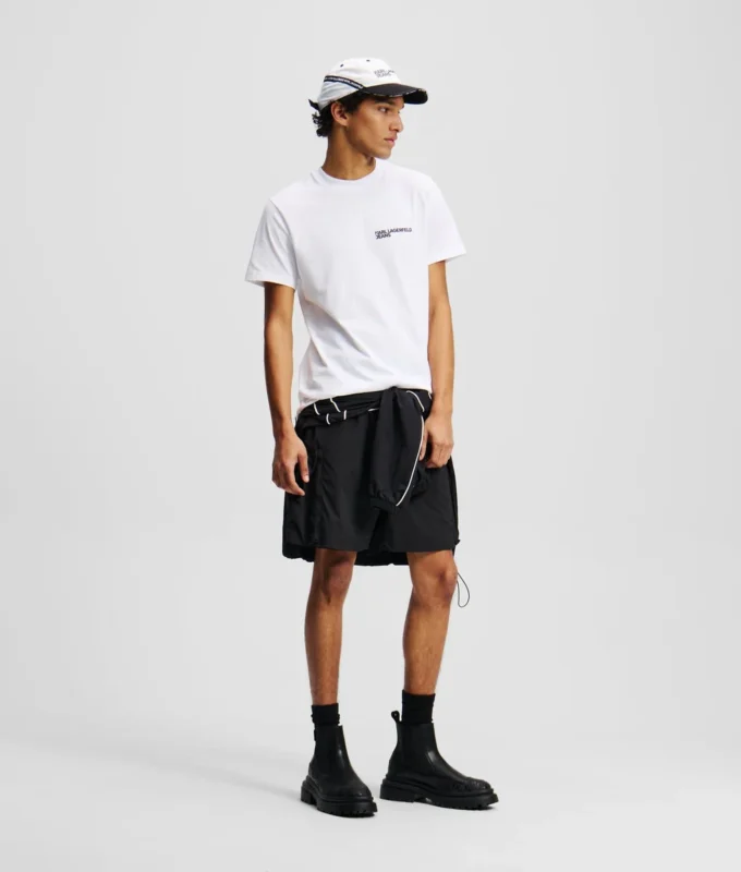 SLIM-FIT T-SKJORTE