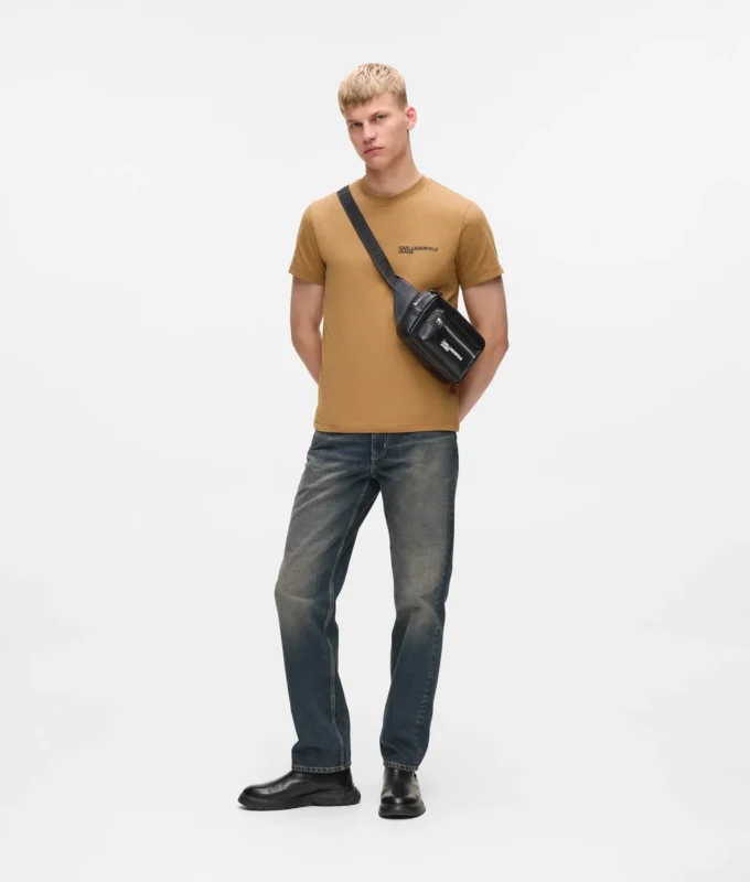 SLIM-FIT T-SKJORTE