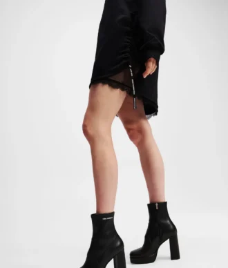 SØT DRESS MED BLONDER