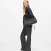 Stor skulderveske i nylon med snor