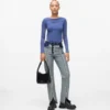 Strake jeans med innsiden ut