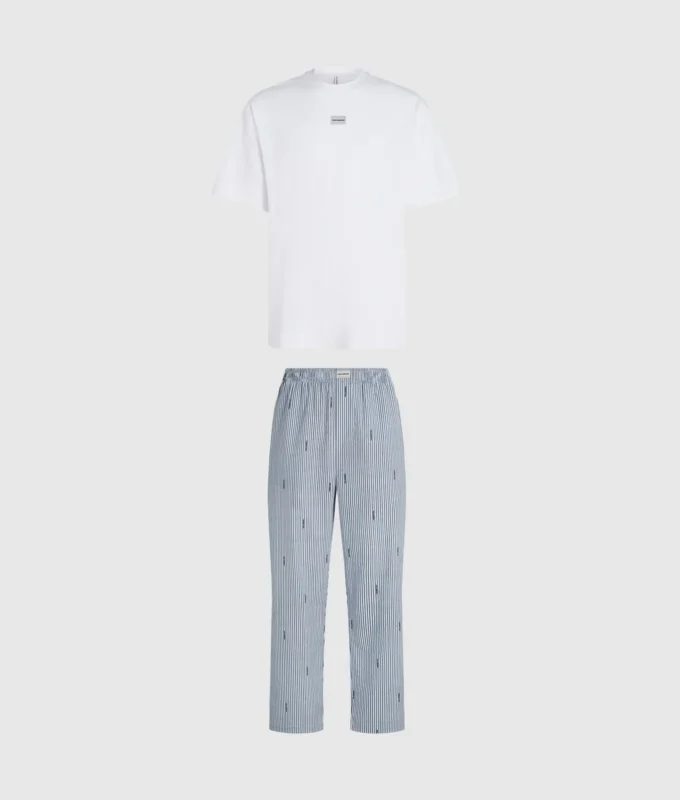 Stripet pyjamasett