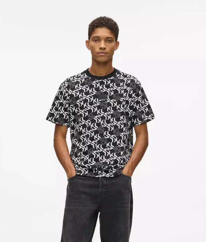 T-skjorte med monogram over hele