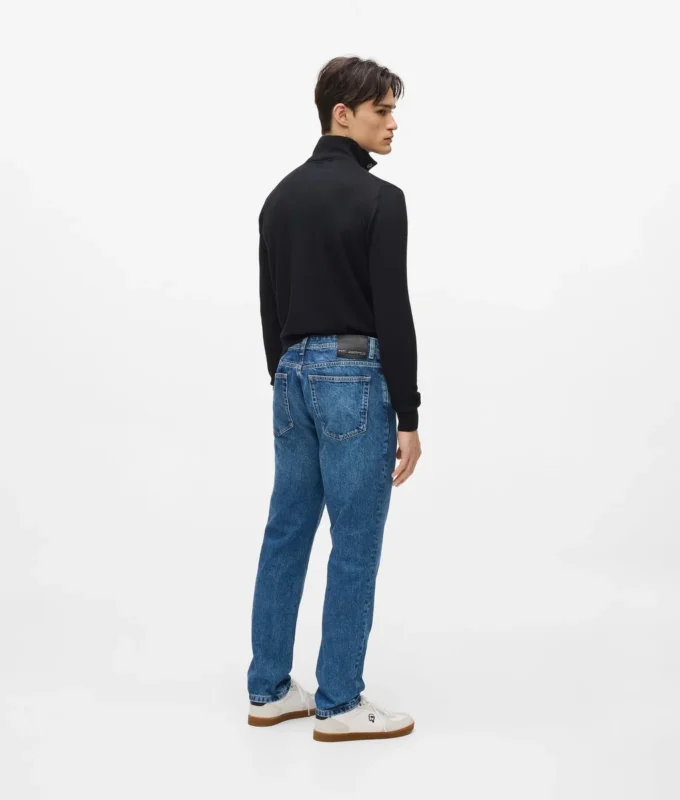 Tapered jeans