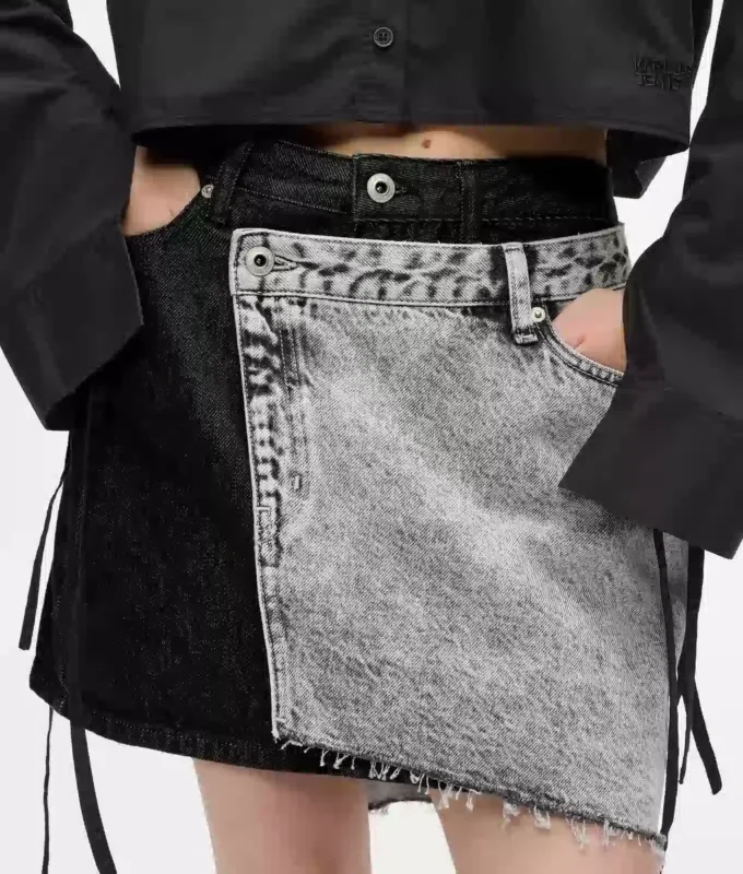 To-farget miniskjørt i denim
