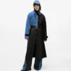 Trenchcoat med denimpaneler