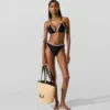 Triangelbikinitopp med bølgekant